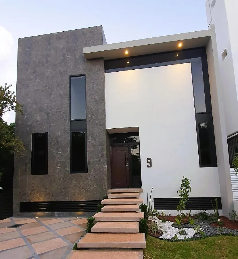 Residence 8 Min From The Beach Puerto Morelos Mexiko