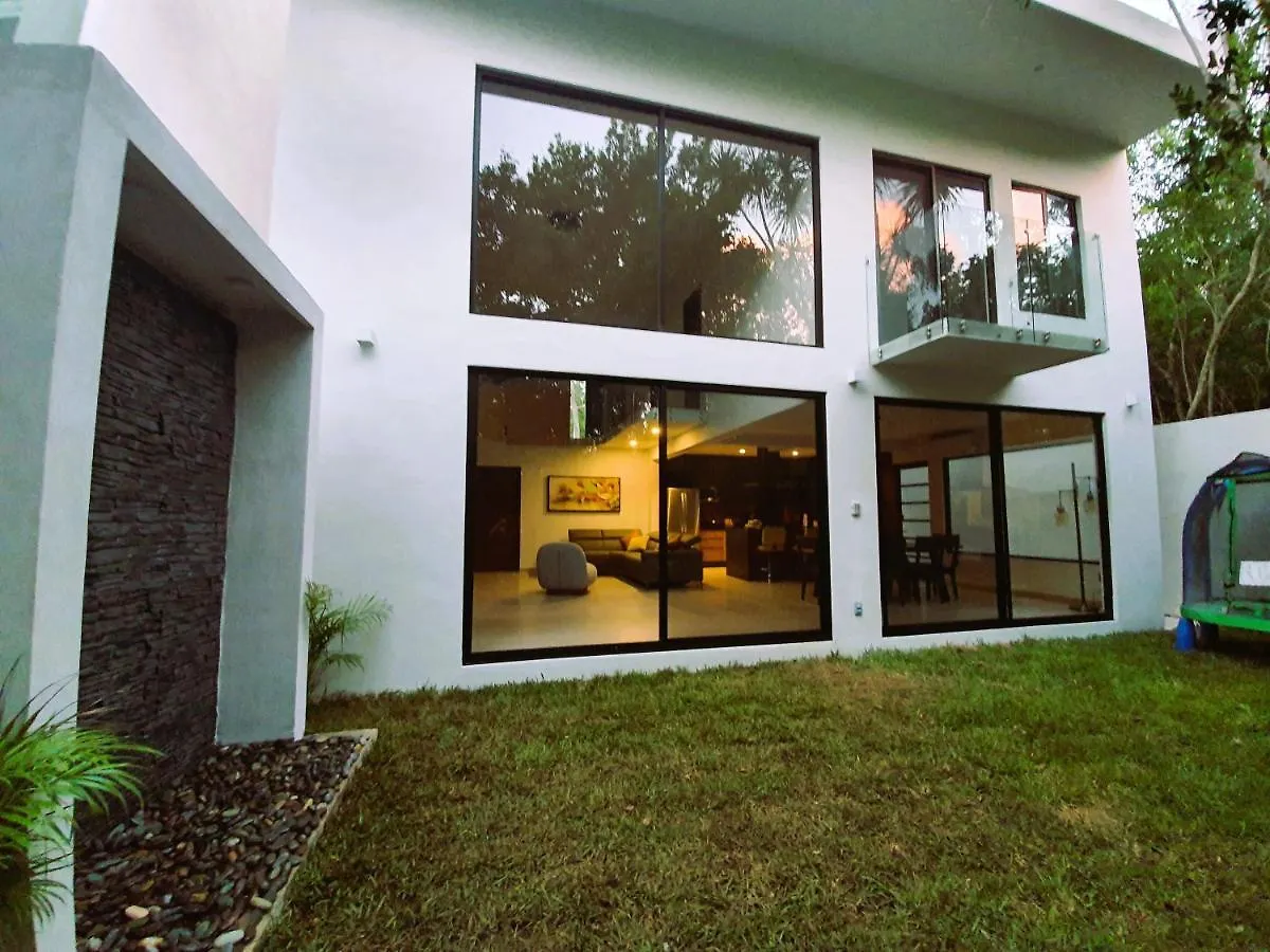 Residence 8 Min From The Beach Puerto Morelos Mexiko
